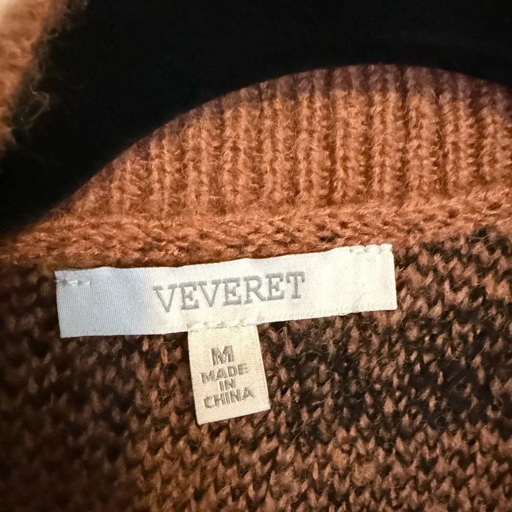 Cozy Plaid Open-Front Cardigan in Brown and Black - Picture 3 of 3